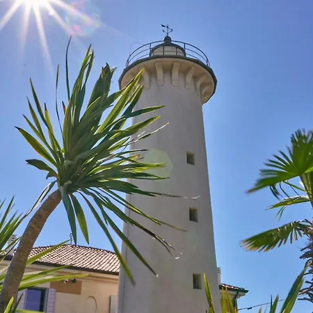 Comfy Near The Villa