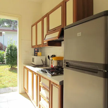 Vila Comfy Villa With Charming Garden *